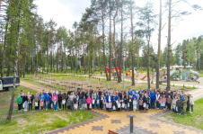 Член Совета Республики Э.Гаврилкович принял участие в акции по посадке деревьев «Аллея семьи»