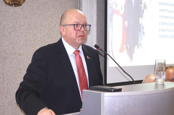 Дмитрий Жук: «У нас очень хорошая система образования, которая является предметом гордости страны. За выпускниками белорусских вузов идет охота. Особенно востребованы инженерные, химические, биотехнологические, айтишные специальности».