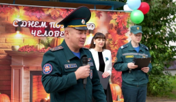 Сергей Мелешкин поздравил постояльцев пансионата «На Двине» в рамках акции «Уважение. Забота. Ответственность»