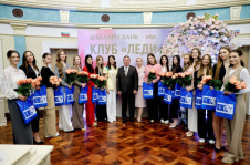 В.Ананич встретился с финалистками конкурса «Мисс Беларусь»