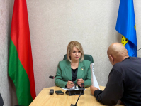 Людмила Сапего провела личный прием граждан и прямую телефонную линию