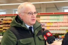Член Совета Республики Ю.Деркач провел мониторинг цен в сети магазинов ОАО «Веста» в г. Витебске