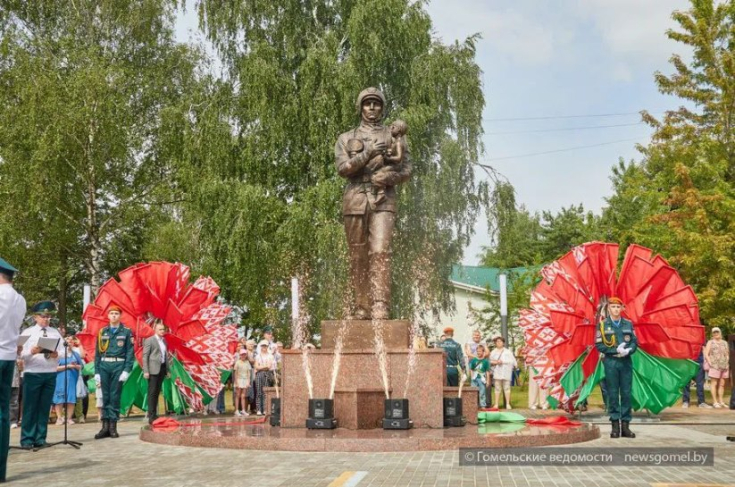 Член Совета Республики Л.Сапего приняла участие в открытии сквера в г. Гомеле