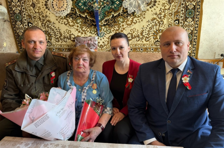 Член Совета Республики И.Петрусевич поздравила ветерана Великой Отечественной войны