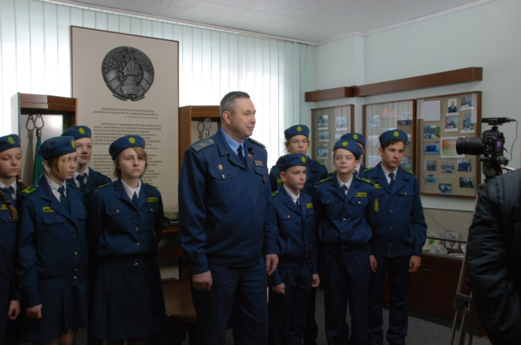 Член Совета Республики Ф.Яшков провел встречу с учащимися таможенного класса
