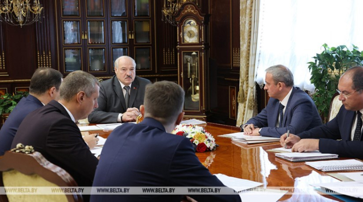В совещании у Главы государства принял участие член Совета Республики И.Головатый