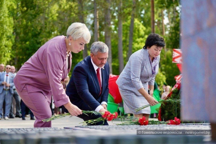 Александр Новиков принял участие в памятных мероприятиях, посвященных 85-й годовщине организации легендарного партизанского отряда "Большевик"