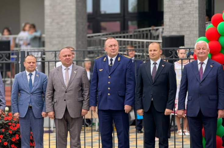 Член Совета Республики Э.Гаврилкович принял участие в торжественном открытии ГУО «Средняя школа № 1 г. Лунинца»