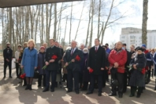 Член Совета Республики Д.Демидов
принял участие в митинге-реквиеме
