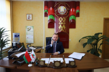 Член Совета Республики А.Пищ провел прямую телефонную линию