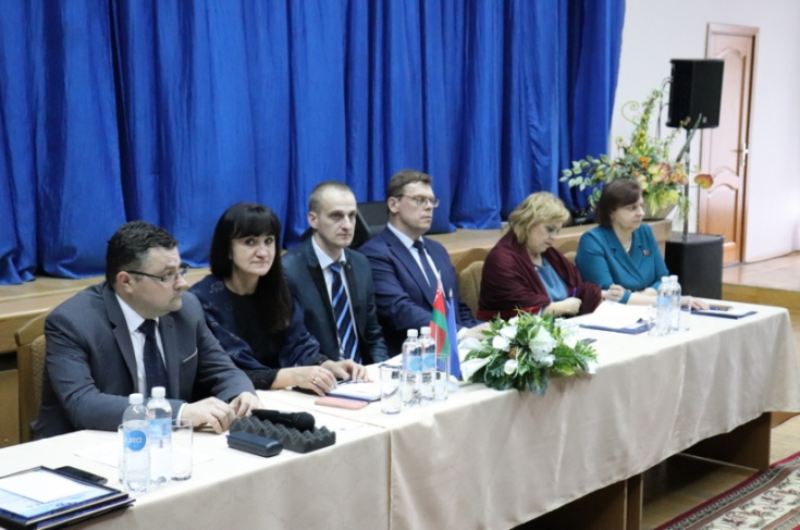 Член Совета Республики Е.Серафинович приняла участие в заседании районного объединения профсоюзов