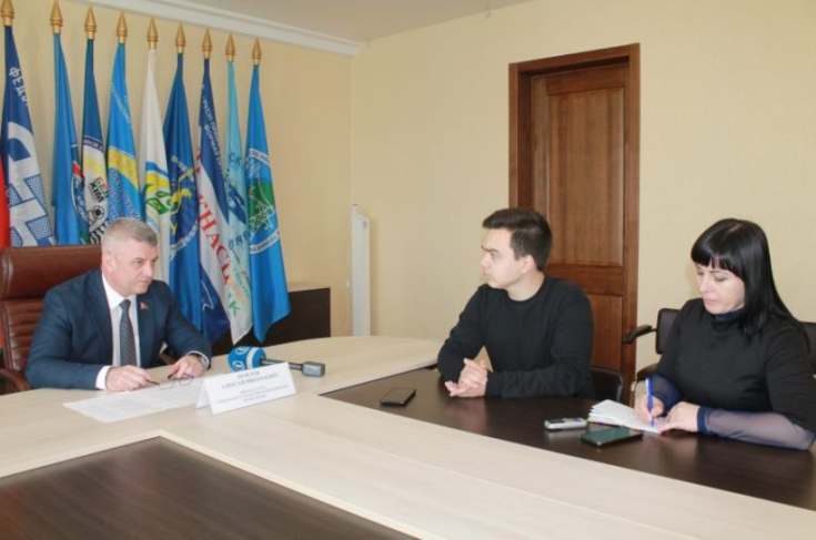 Член Совета Республики А.Неверов 
провел пресс-конференцию 
