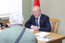 Помощь на местах: прием граждан и прямую телефонную линию в Мостовском районе провел Валентин Байко