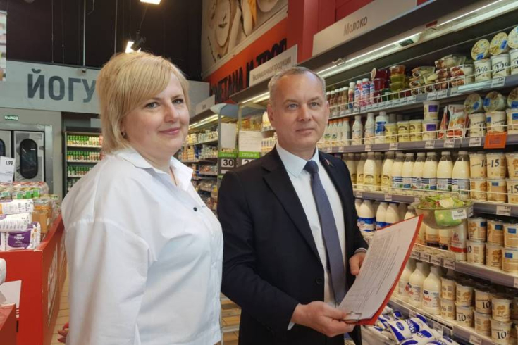 Член Совета Республики И.Гедич провел мониторинг цен и наличия товаров в одном из гипермаркетов Гродно