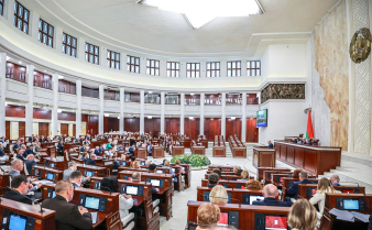В Овальном зале Дома правительства прошло совместное заседание Совета Республики и Палаты представителей
