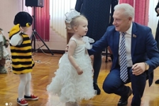 Член Президиума Совета Республики С.Рачков принял участие в новогодней благотворительной акции «Наши дети»