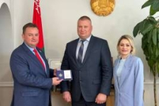 Член Совета Республики С.Анюховский награжден нагрудным знаком «За заслуги»