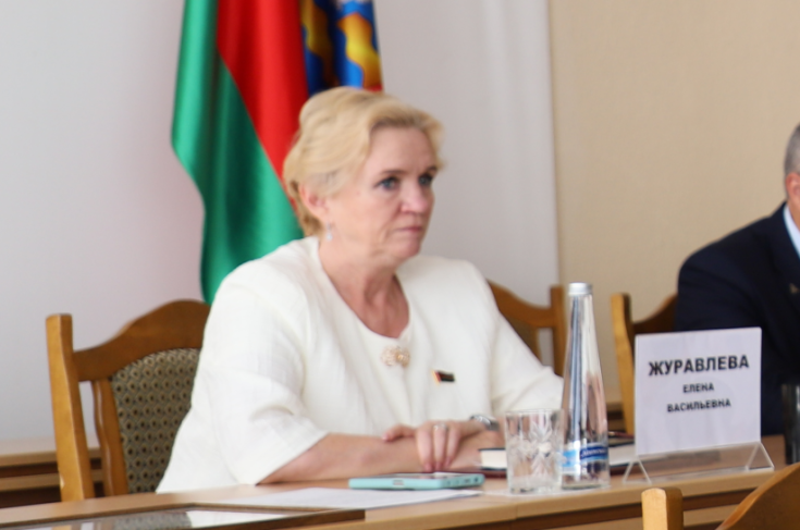 Член Совета Республики Е.Журавлёва приняла участие в заседании Несвижского райисполкома