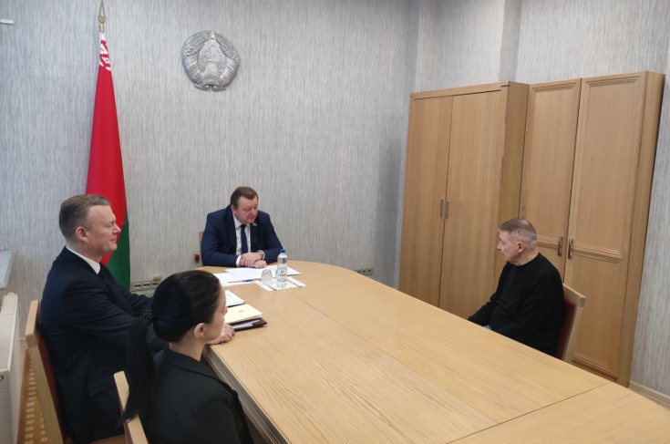 Член Президиума Совета Республики С.Алейник провел личный прием граждан