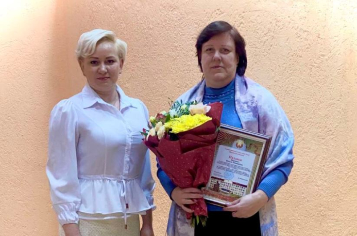 Член Совета Республики Н.Маркович поздравила с юбилеем работника культуры