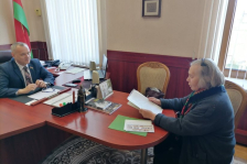 Член Совета Республики И.Гедич
 провёл прямую телефонную линию 
и приём граждан