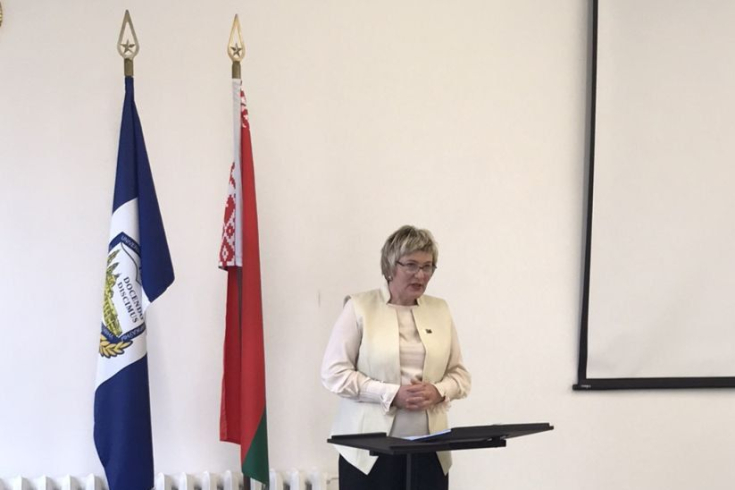 «Во все времена Беларусь была крепка семейными традициями». Член Совета Республики Е.Фурс провела диалоговую площадку со студентами