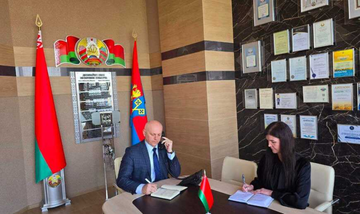 Андрей Жамойда провел личный прием граждан и прямую телефонную линию в г. Лида