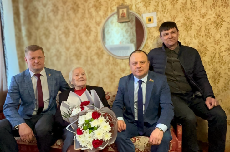 Услышать голос поколения победителей. Э.Гаврилкович встретился с ветераном войны в рамках акции «Живой рассказ»