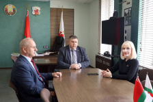 Елена Стальбовская провела личный прием граждан и прямую телефонную линию в г.п. Большая Берестовица
