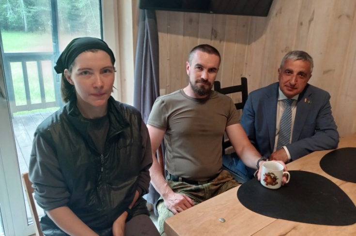 Член Совета Республики Г. Барсамян провел выездной прием граждан