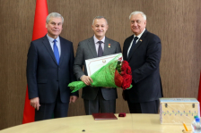 Председатель
правления Банка БелВЭБ В.Матюшевский награжден Почетной грамотой
Национального собрания Республики Беларусь