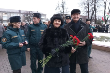 Е.Зябликова приняла участие в возложении к памятнику «Жертвам фашизма»