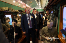 Член Совета Республики А.Жамойда посетил передвижной музей «Поезд Победы»