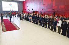 А. Кривоносов принял участие 
в торжественной церемонии награждения 
жителей региона юбилейной медалью 
