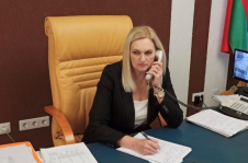 Член Совета Республики К.Капуцкая 
провела прямую телефонную линию.
