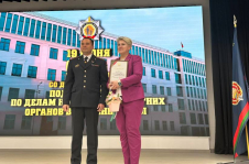 Член Совета Республики М.Ильина награждена грамотой Главного управления внутренних дел Минского горисполкома