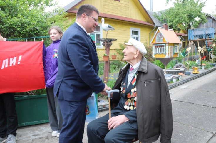Член Совета Республики П.Ошурик принял участие в торжественном чествовании ветерана Великой Отечественной войны
