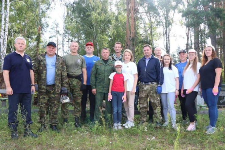 Член Совета Республики А.Горошкин принял участие в устранении последствий урагана