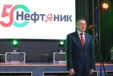 Член Совета Республики Александр Ляхов поздравил коллектив газеты «Нефтяник» с 50-летием