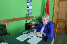 Член Совета Республики Е.Журавлёва провела личный прием граждан в г. Несвиже