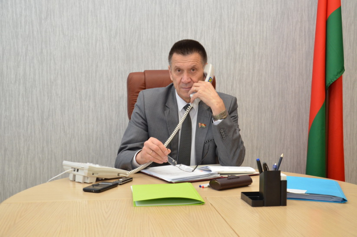 Член Президиума Совета Республики Пантюхов В.И. провел «прямую телефонную линию» в Совете Республики