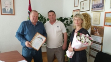Член Совета Республики В.Хроленко получил благодарственное письмо от Пинского райкома профсоюзов работников АПК