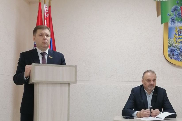 Член Президиума Совета Республики С.Сивец в рамках единого дня приема членами Совета Республики в Минской области провел личный прием граждан в Мядельском райисполкоме