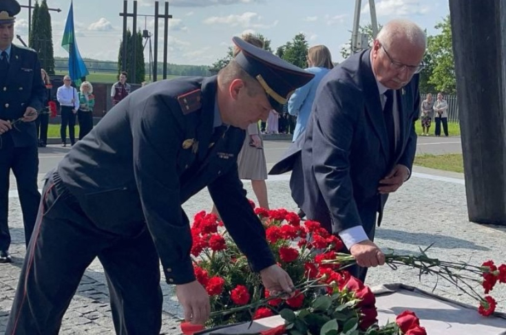 Член Совета Республики А.Багель принял участие в митинге-реквиеме «С памятью в сердце»