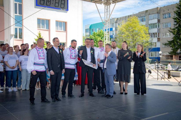 Член Совета Республики Э.Гаврилкович принял участие в конкурсе песни «Мы помним! Мы гордимся!»