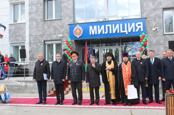 Член Совета Республики А.Жамойда принял участие в торжественном открытии здания Лидского РОВД