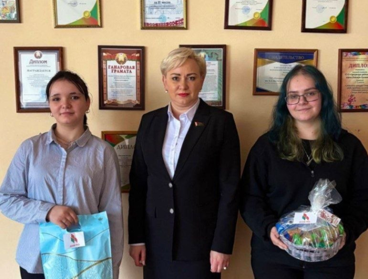 Член Совета Республики Наталья Маркович посетила учебные заведения Ушачского района