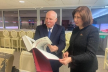 Председатель Совета Республики Н.Кочанова встретилась с Д.Мезенцевым