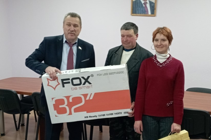 Член Совета Республики В.Полищук принял участие в благотворительной акции