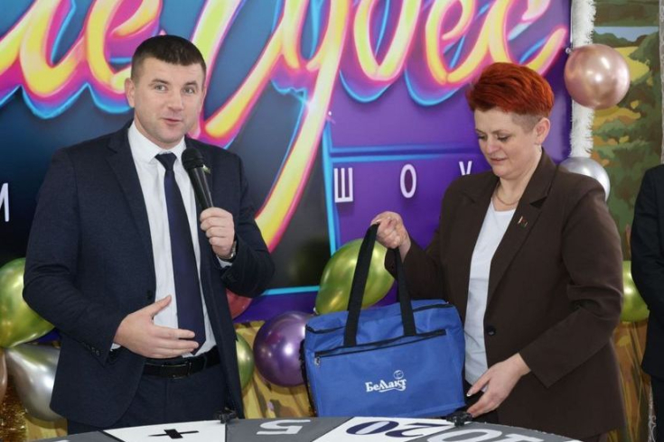 Член Совета Республики Д.Захарчук принял участие в благотворительной акции «Земляки — землякам» в Вороновском районе